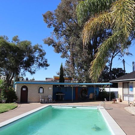 Capri Motel Balranald Eksteriør billede