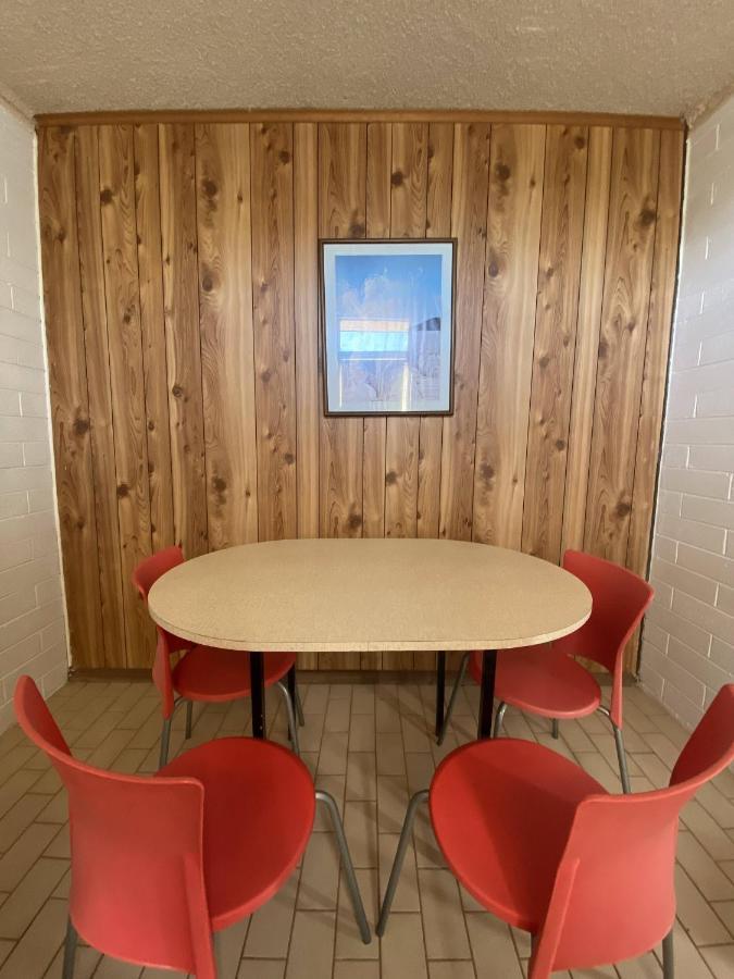 Capri Motel Balranald Eksteriør billede